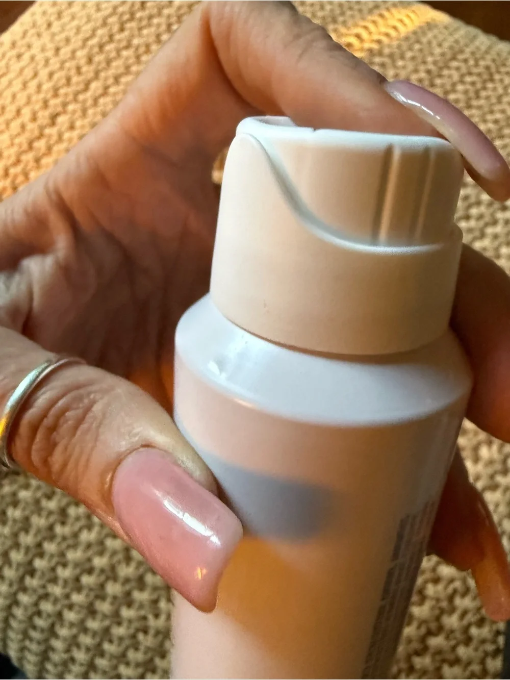 FEKKAI Volume Lock Spray — Hold & Lift